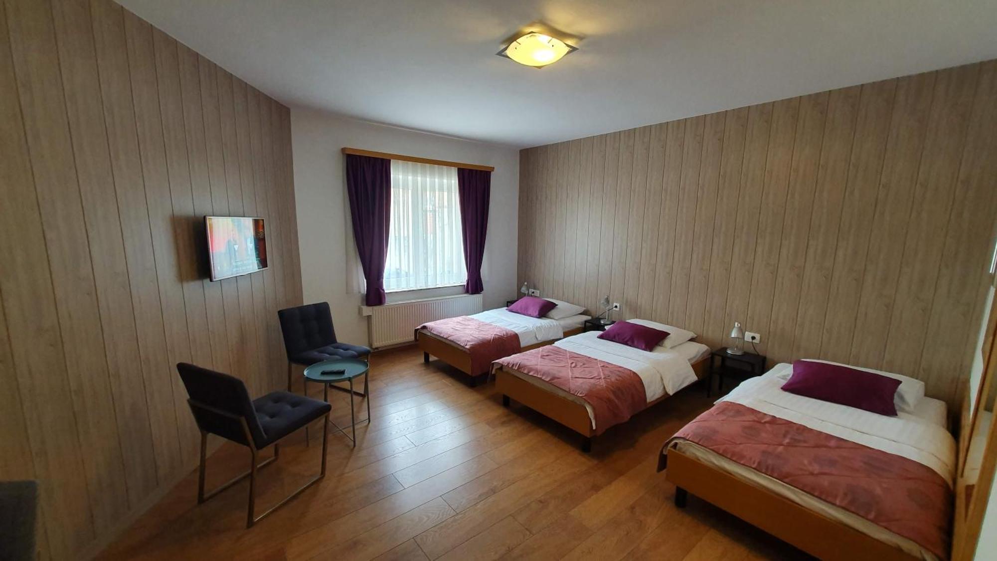 Hotel Zvonimir Otocac Bagian luar foto