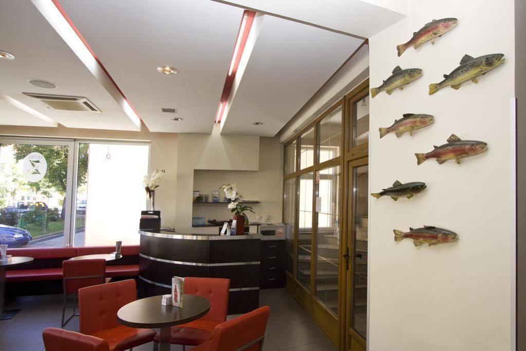Hotel Zvonimir Otocac Bagian luar foto