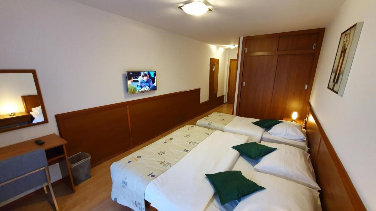 Hotel Zvonimir Otocac Bagian luar foto