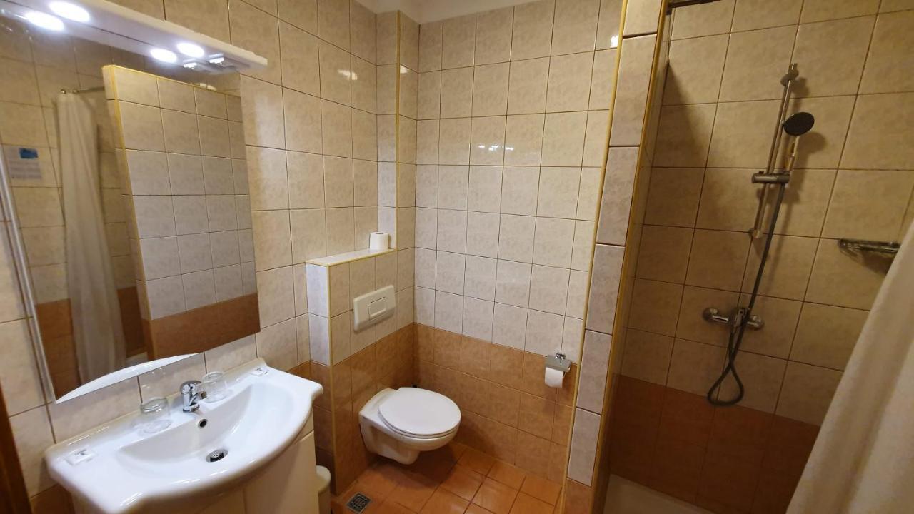 Hotel Zvonimir Otocac Ruang foto